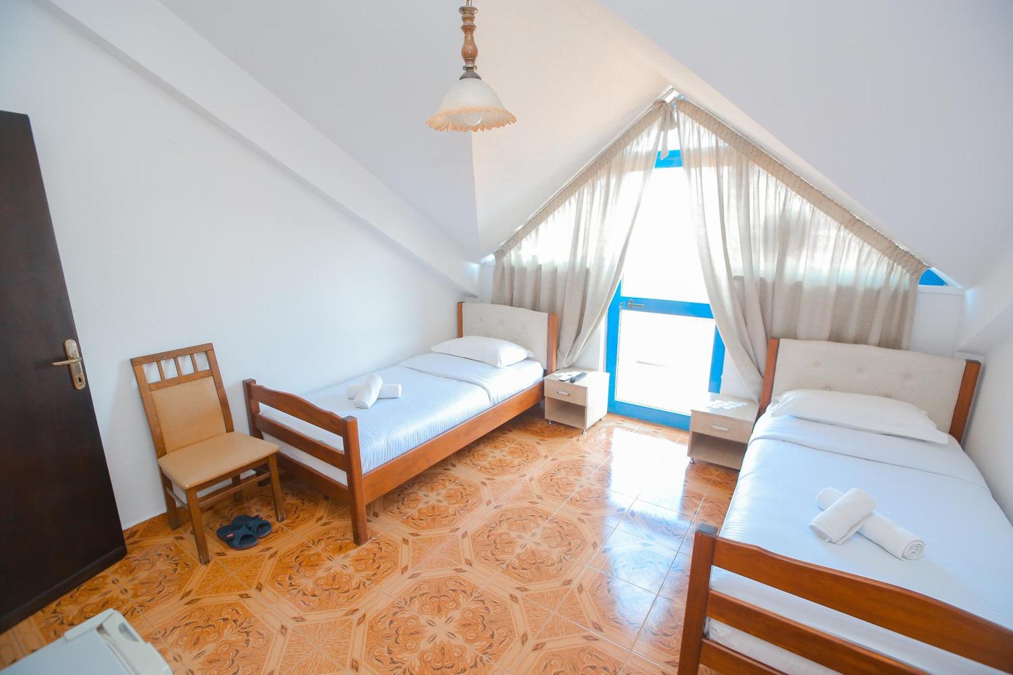 Hotel Ambasador Bahçallëk Esterno foto