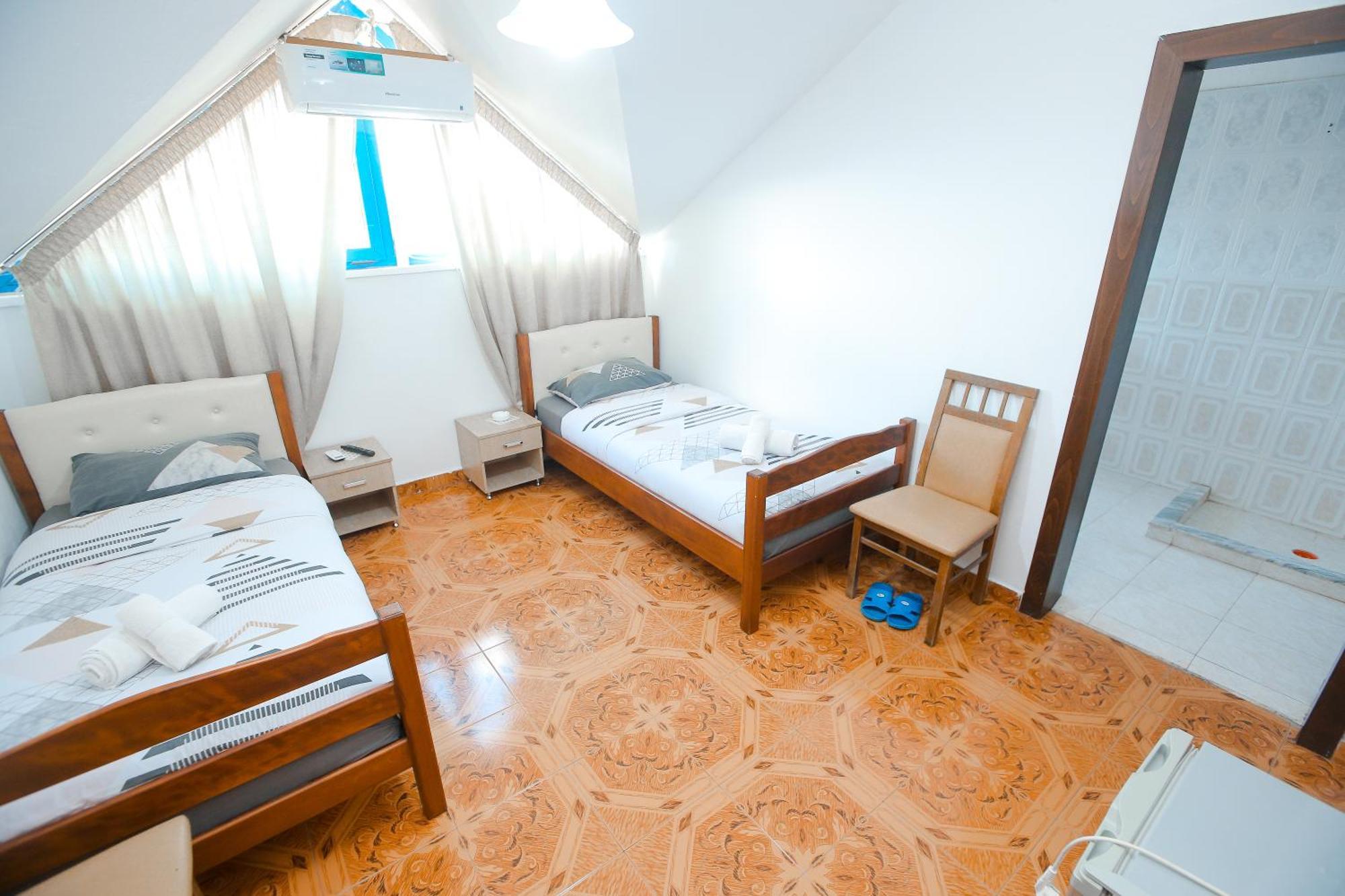 Hotel Ambasador Bahçallëk Esterno foto