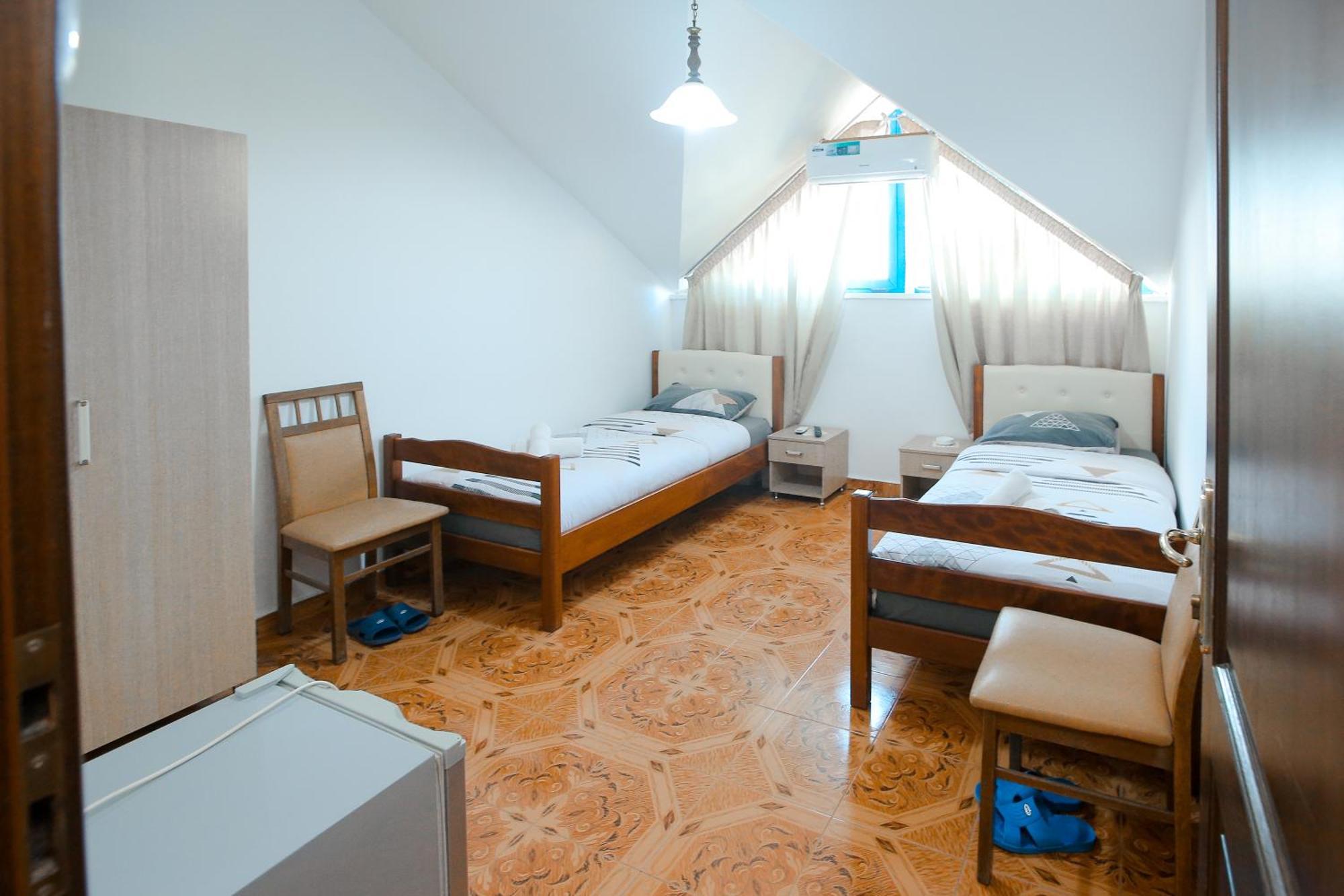 Hotel Ambasador Bahçallëk Esterno foto