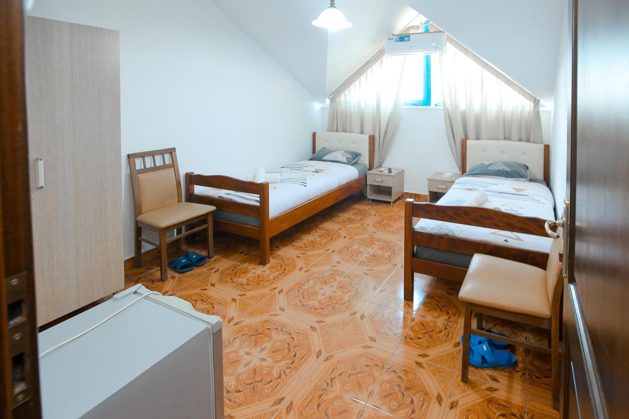 Hotel Ambasador Bahçallëk Esterno foto