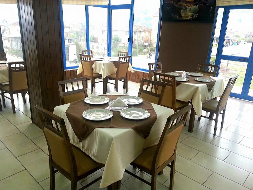 Hotel Ambasador Bahçallëk Esterno foto